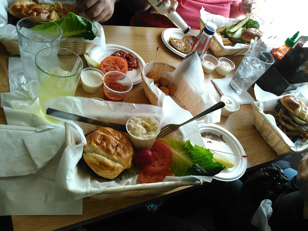 Cheeseburger and Coleslaw